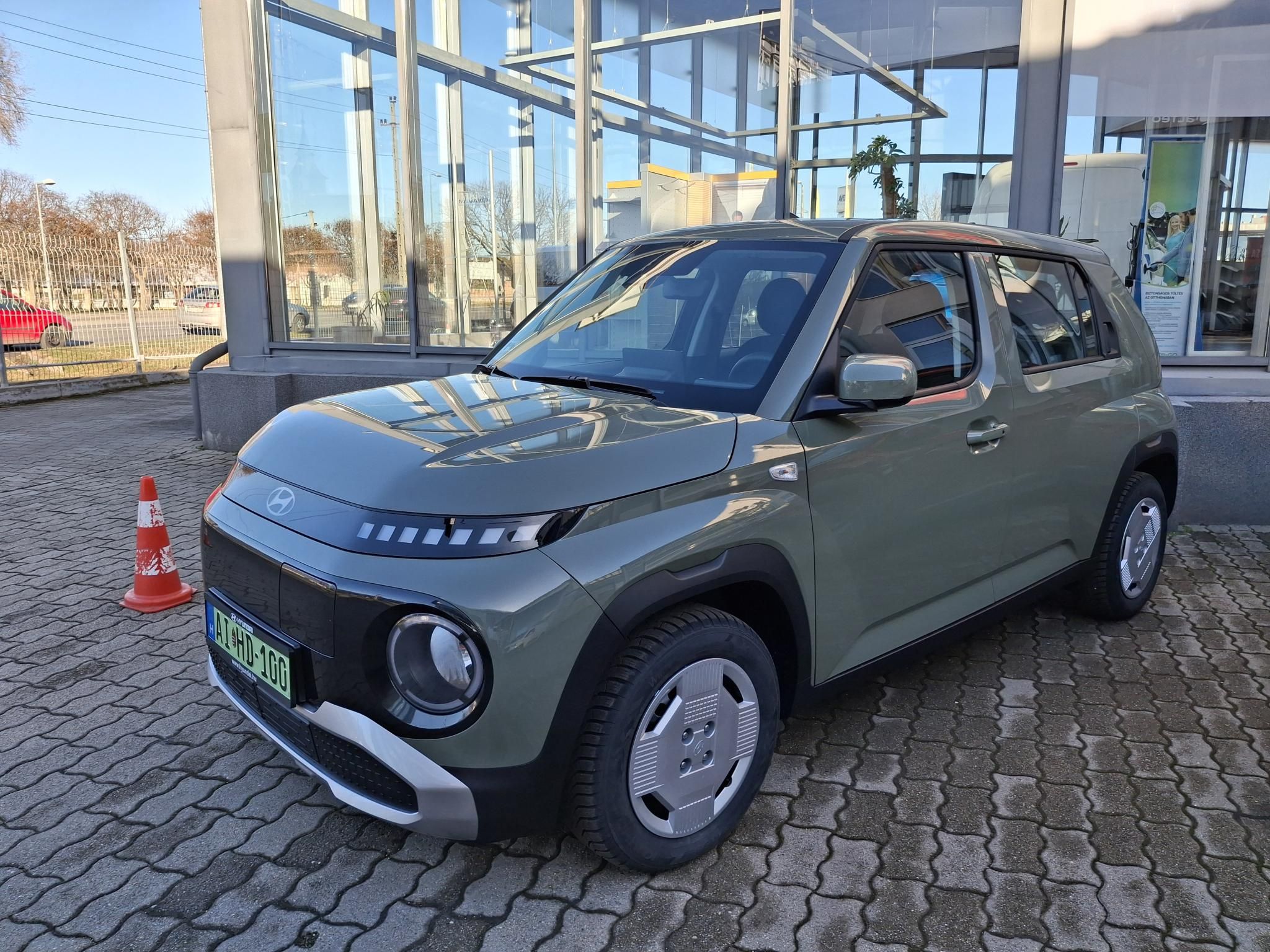 Hyundai Inster 42 72 kW 42kWh automat rok 2025, 327 km, Węgry — zdjęcie 3 z 12