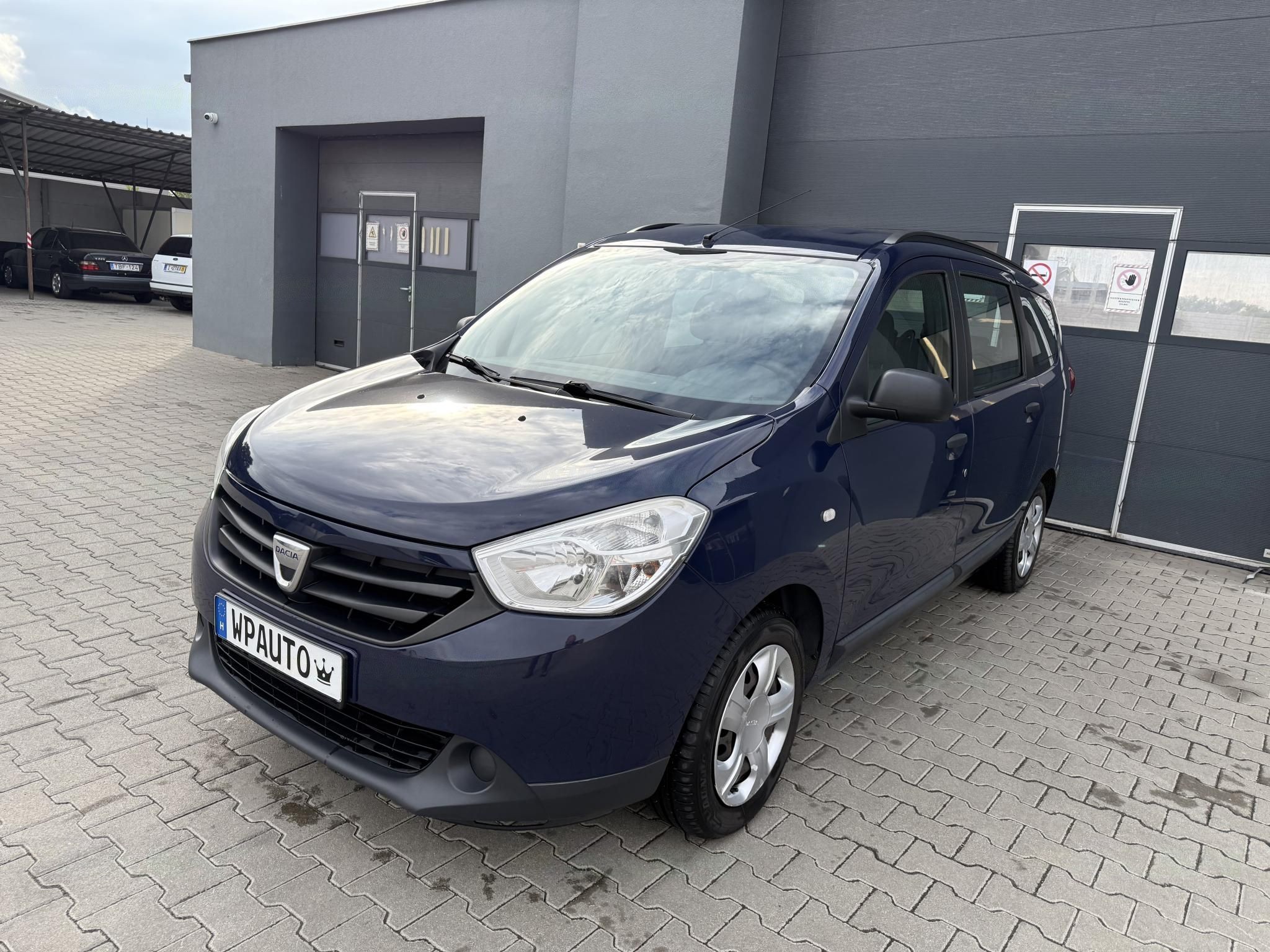 Dacia Lodgy 1,6 rok 2012, Węgry — zdjęcie 1