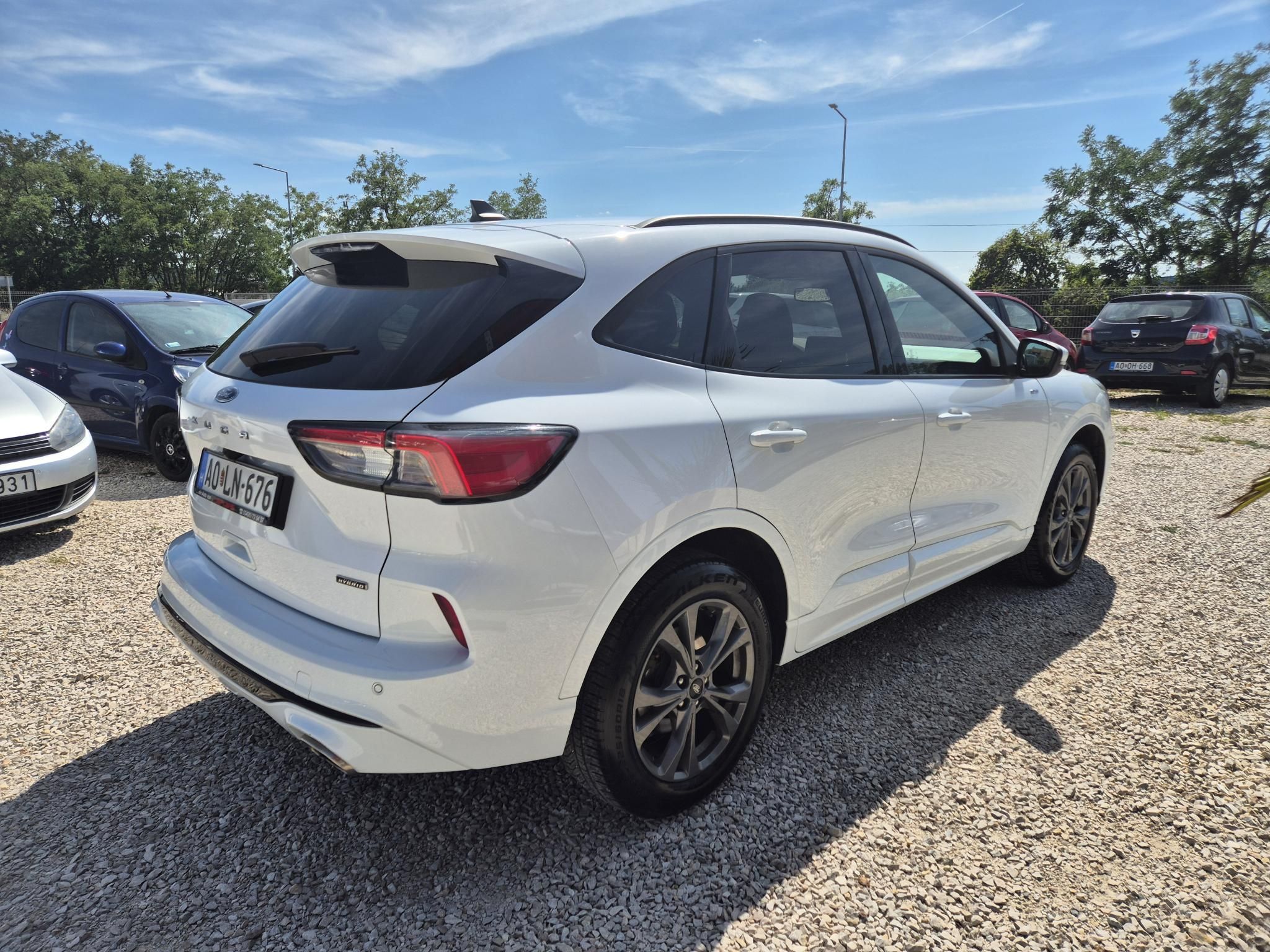Ford Kuga 2,5 112 kW PHEV CVT rok 2022, Węgry — zdjęcie 4 z 12
