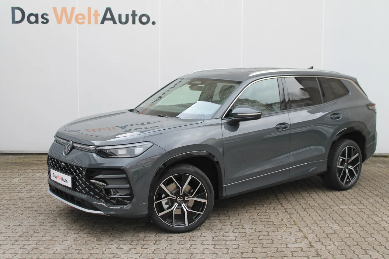 Volkswagen Tayron 4x4 2,0 TDI 142 kW DSG rok 2025, Delfinszürke metál, 74 144 km, Węgry — zdjęcie 1 | AMOTOR Volkswagen Tayron 4x4 2,0 TDI 142 kW DSG rok 2025, Delfinszürke metál, 74 144 km, Węgry — zdjęcie 1