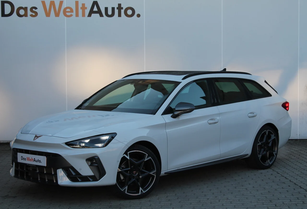 CUPRA Leon 1,5 TSI 110 kW DSG mHEV rok 2026, Gleccser fehér metál, 28 460 km, Węgry — zdjęcie 1 | AMOTOR CUPRA Leon 1,5 TSI 110 kW DSG mHEV rok 2026, Gleccser fehér metál, 28 460 km, Węgry — zdjęcie 1