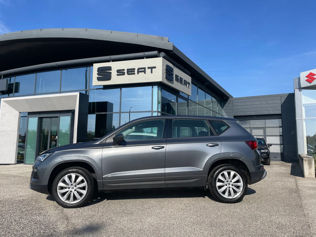 SEAT Ateca 1,5 TSI 110 kW DSG rok 2023, Grafit szürke metál, 59 797 km, Węgry — zdjęcie 1