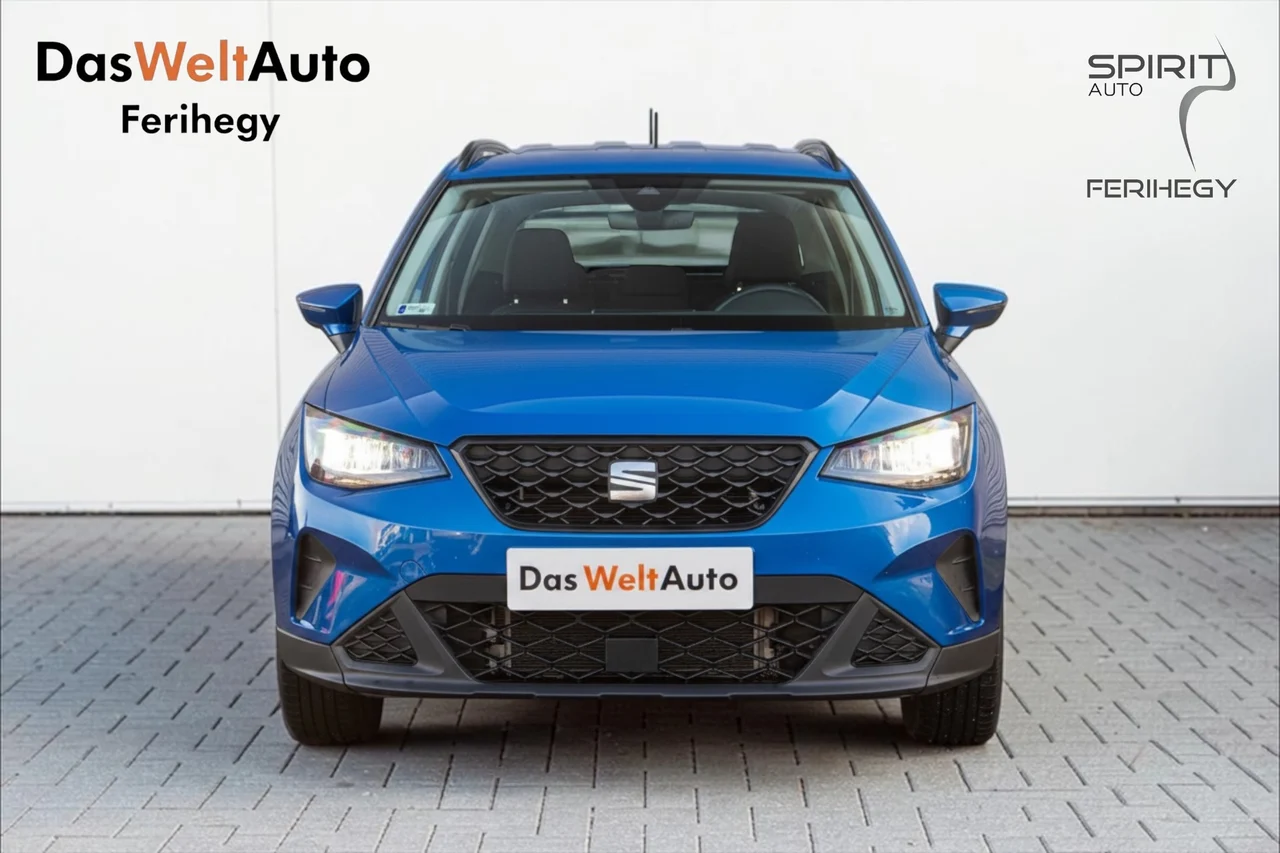 SEAT Arona 1,0 TSI 85 kW DSG rok 2024, Zafír kék metál, 42 313 km, Węgry — zdjęcie 1