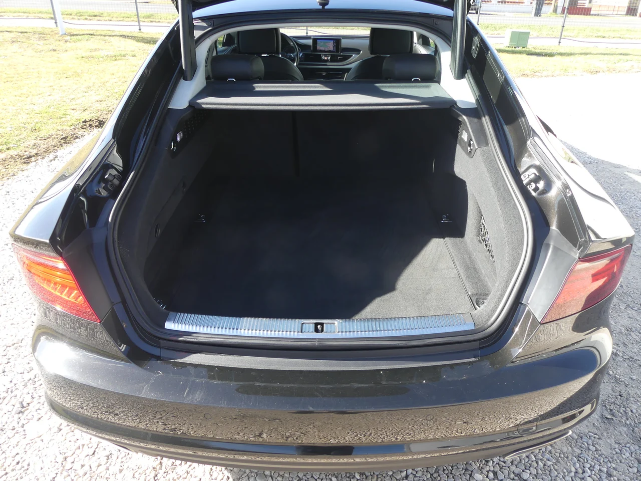 Audi A7 4x4 3,0 160 kW TDi automat rok 2016, Havannafekete metál, 237 984 km, Węgry — zdjęcie 11 z 12