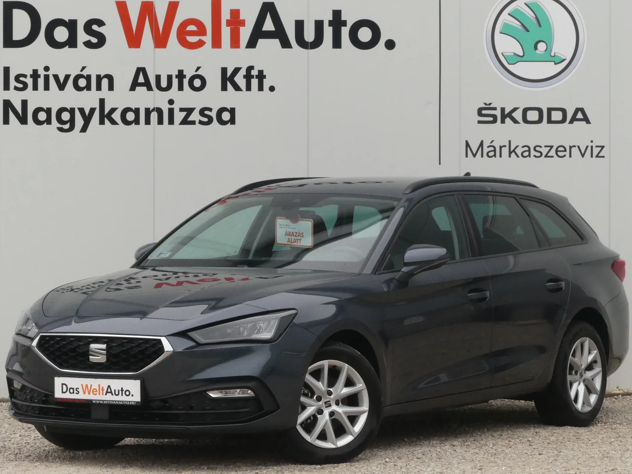 SEAT Leon 1,5 TSI 110 kW DSG mHEV rok 2023, Magnetic szürke metál, 26 981 km, Węgry — zdjęcie 1