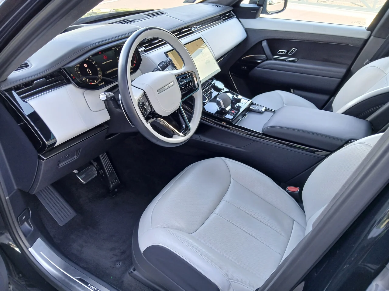 Land Rover Range Sport 4x4 3,0 258 kW automat rok 2023, fekete - metál, 35 429 km, Węgry — zdjęcie 5 z 12