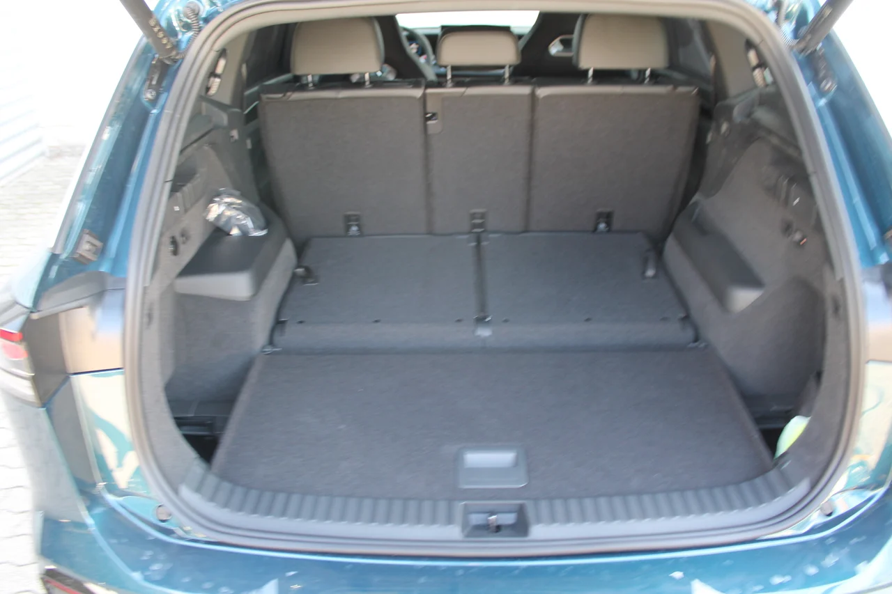 Volkswagen Tayron 4x4 2,0 TDI 142 kW DSG rok 2025, Nadragulyakék metál, 37 503 km, Węgry — zdjęcie 13 z 13