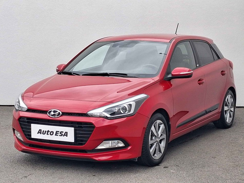 Hyundai i20 1,0 GDI 88 kW 1.0 T-GDI manualna rok 2016, 25 601 km, Czechy — zdjęcie 3 z 17