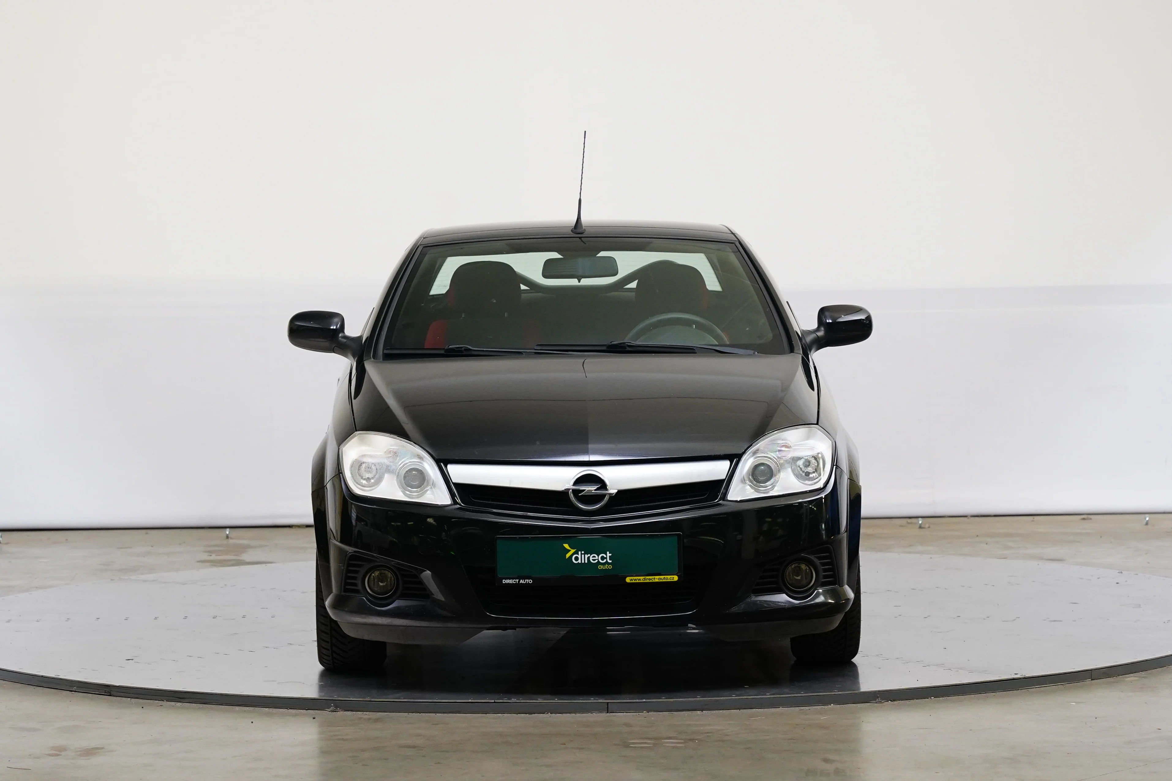 Opel Tigra 1,4 66 kW, Czechy — zdjęcie 4 z 6
