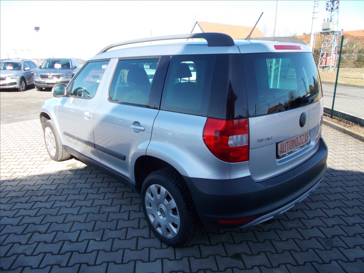 Škoda Yeti 4x4 2,0 TDI 81 kW manualna rok 2012, 295 609 km, Czechy — zdjęcie 11 z 47