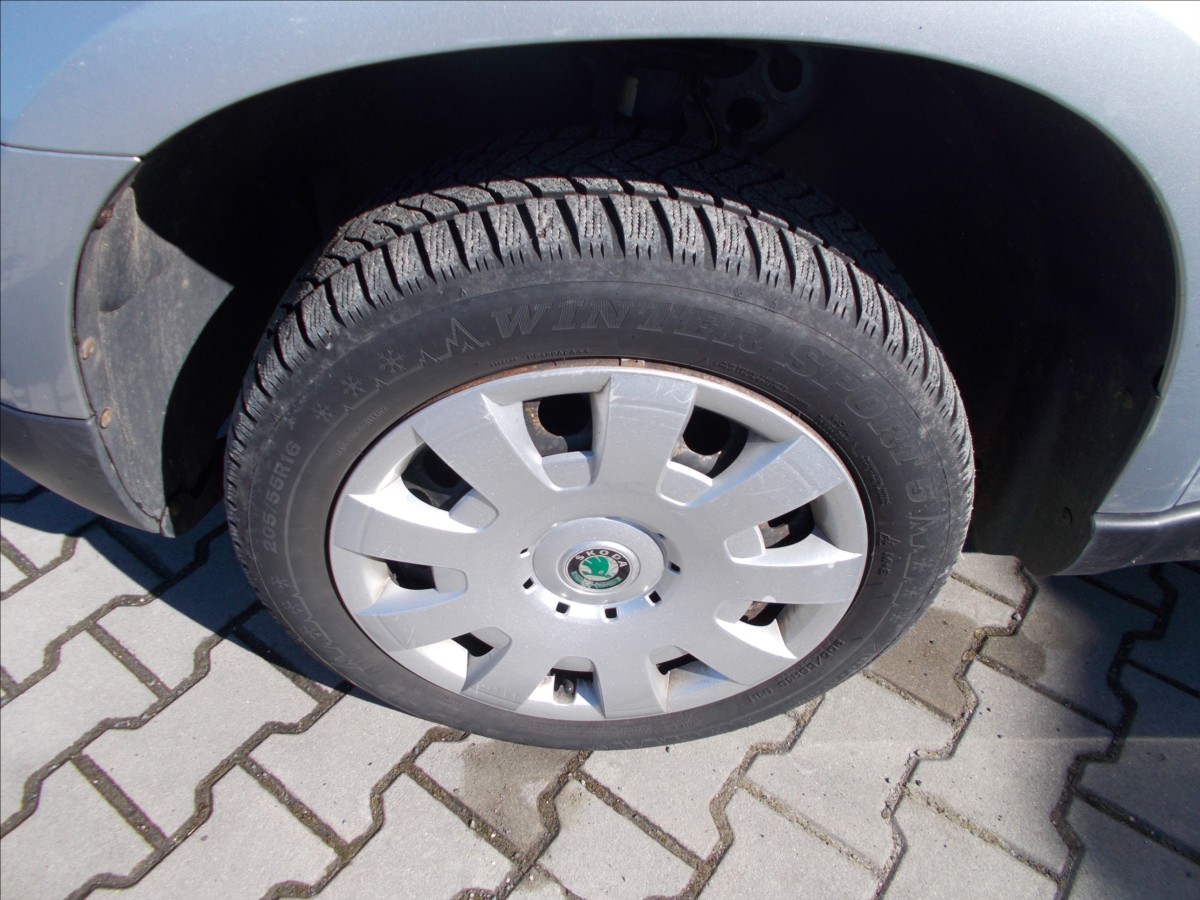 Škoda Yeti 4x4 2,0 TDI 81 kW manualna rok 2012, 295 609 km, Czechy — zdjęcie 5 z 47