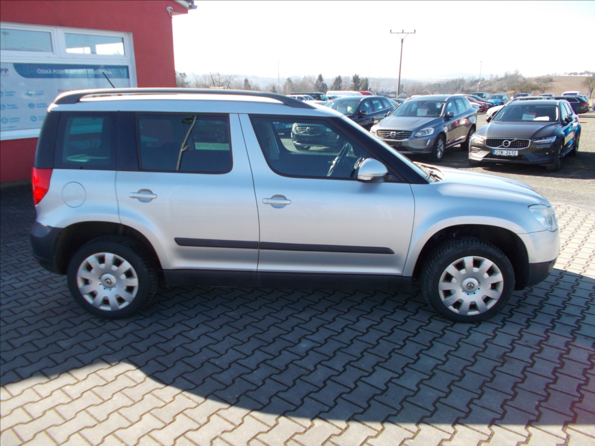 Škoda Yeti 4x4 2,0 TDI 81 kW manualna rok 2012, 295 609 km, Czechy — zdjęcie 8 z 47