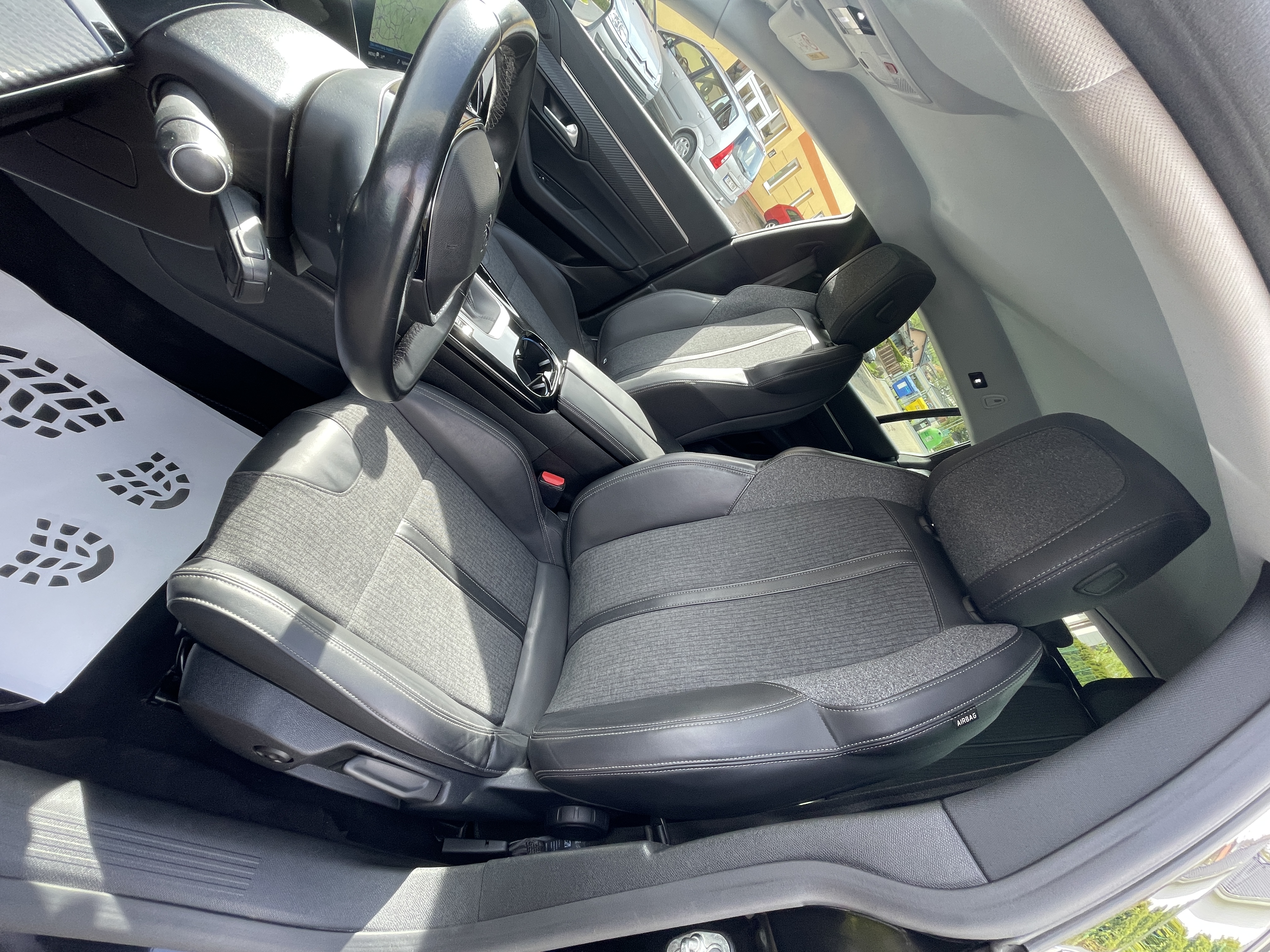 Peugeot 508 1,5 HDi 96 kW 96kW manualna rok 2019, 105 546 km, Czechy — zdjęcie 14 z 29