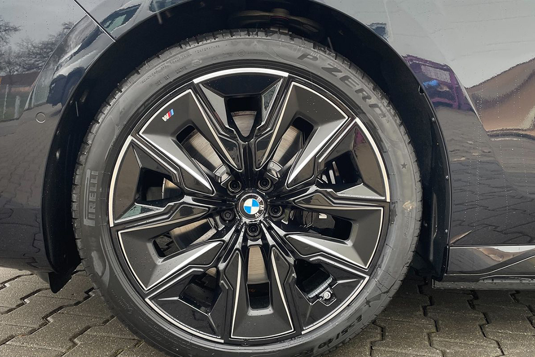 BMW 740d xDrive, Polska — zdjęcie 1