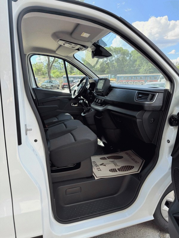 Renault Trafic 2,0 dCi 110 kW, niebieski, 5 km, Węgry — zdjęcie 4 z 8