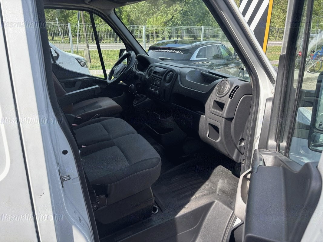 Renault Master 107 kW 2.3 dCi rok 2017, 596 320 km, Węgry — zdjęcie 6 z 12