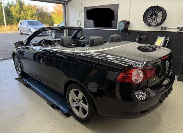 Volkswagen Eos 1,4 118 kW manualna rok 2010, 155 000 km, Węgry — zdjęcie 9 z 15