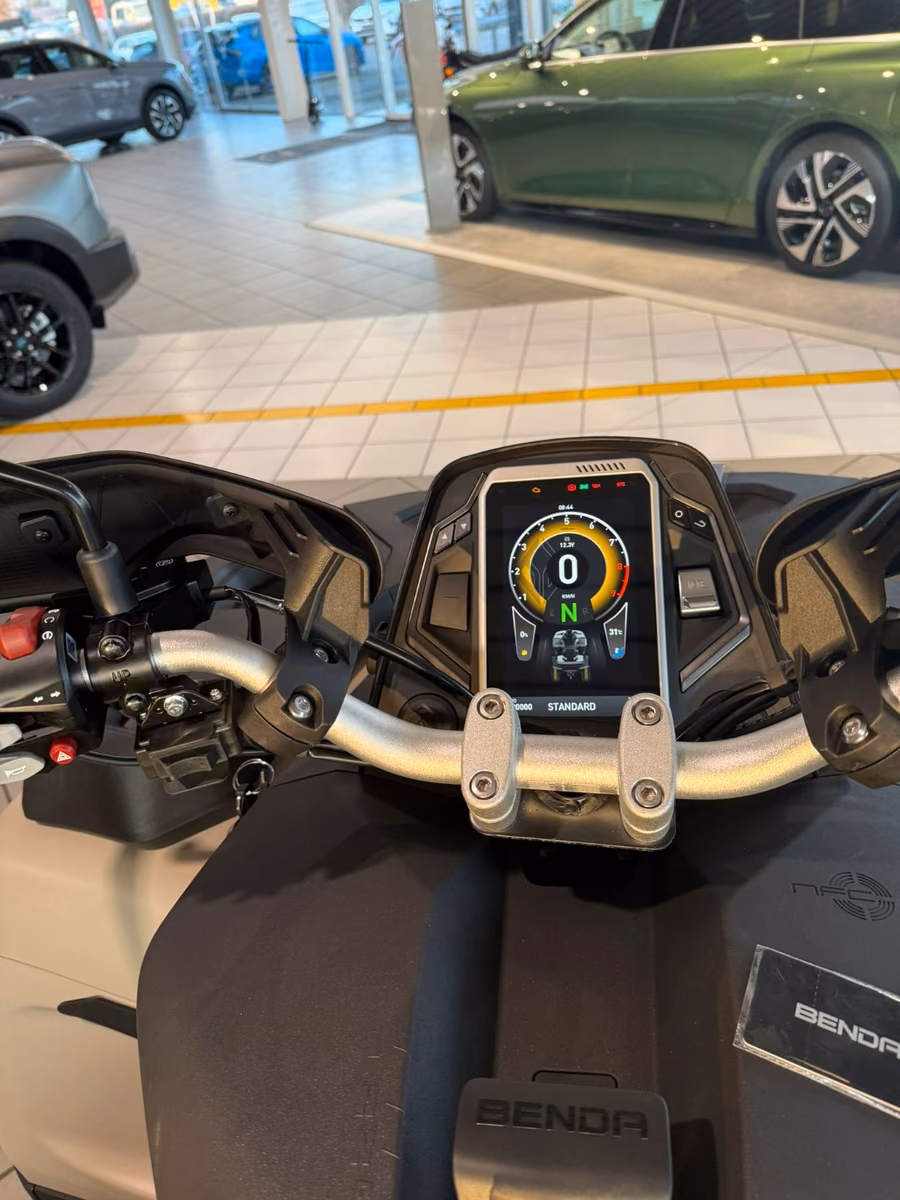 BAW 212 2,0 122 kW automat, 100 km, Niemcy — zdjęcie 5 z 8