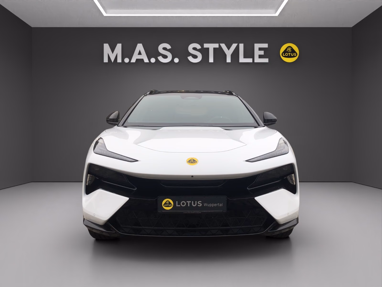 Lotus 450 kW automat rok 2026, 9950 km, Niemcy — zdjęcie 3 z 28