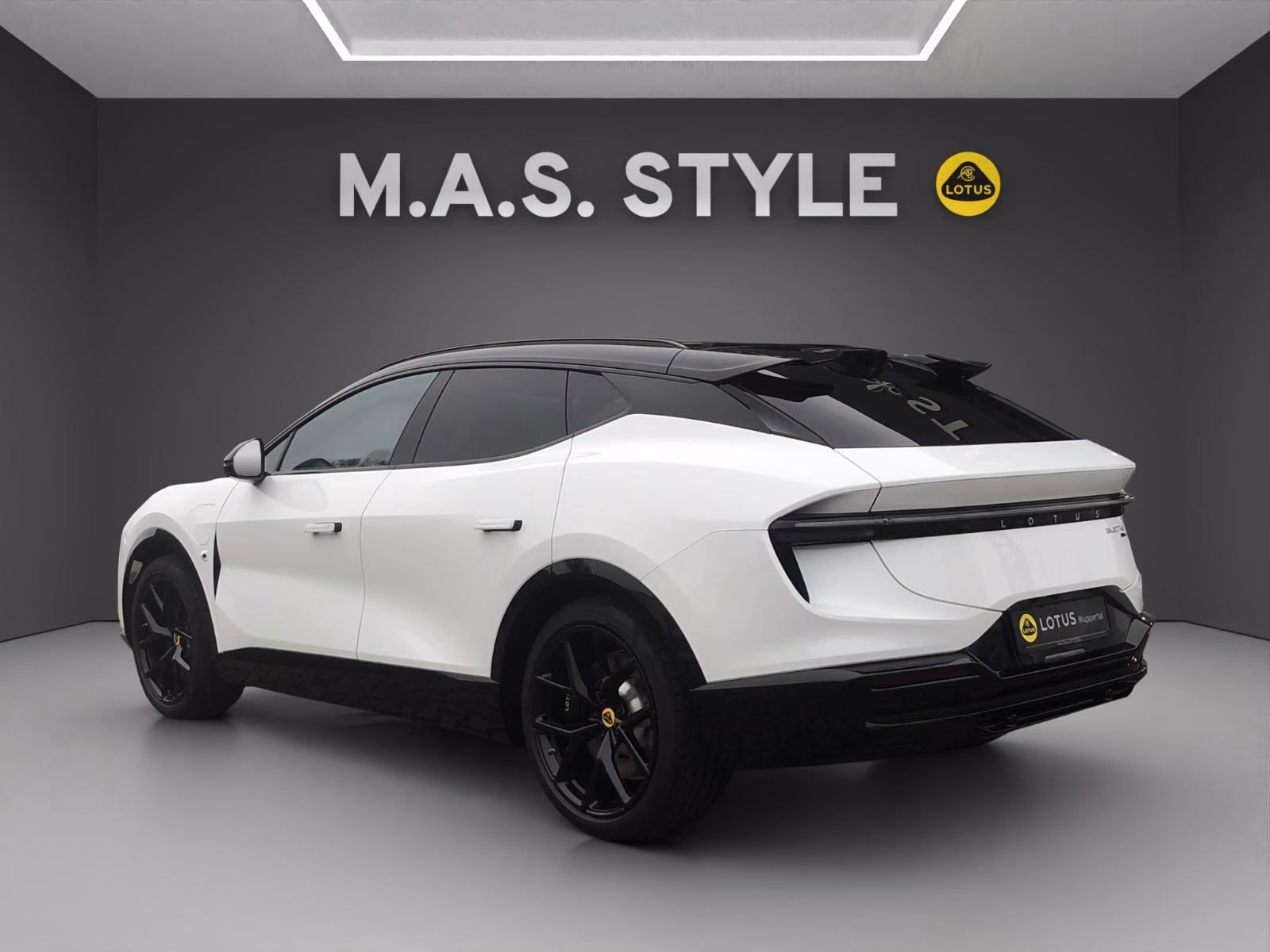 Lotus 450 kW automat rok 2026, 9950 km, Niemcy — zdjęcie 6 z 28