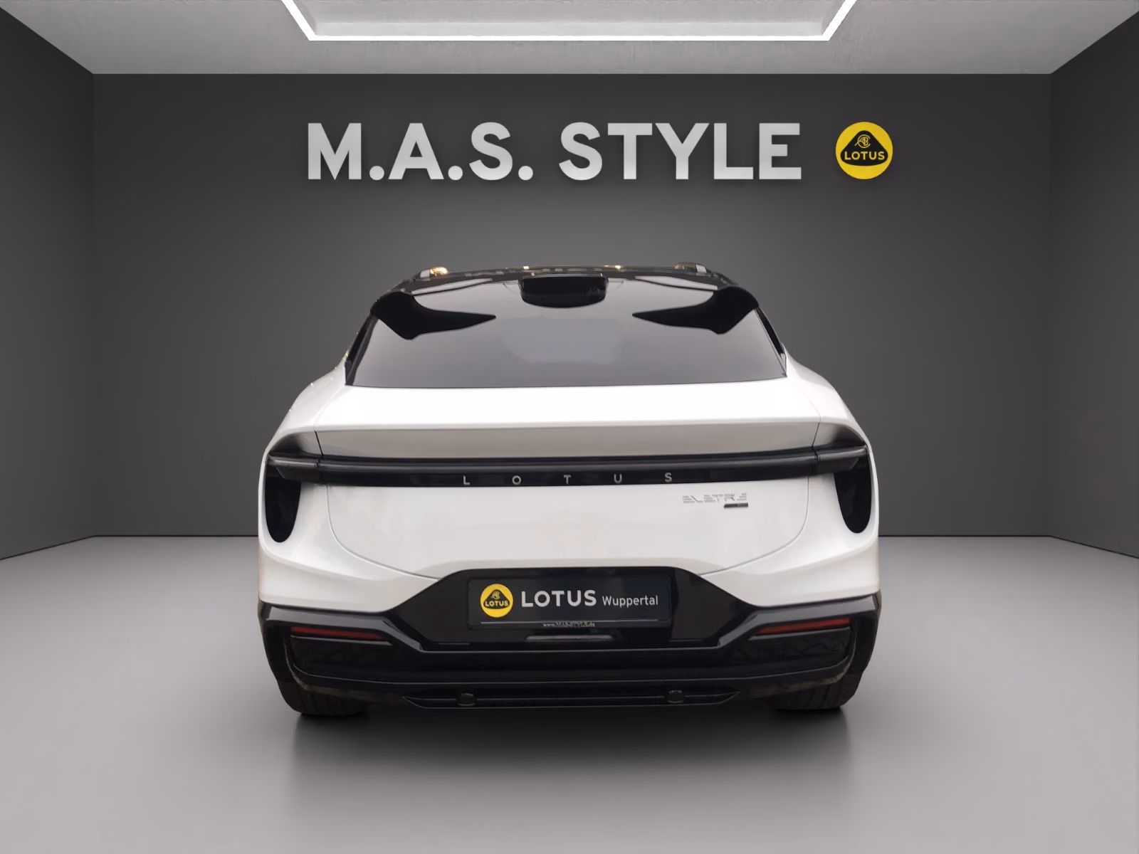 Lotus 450 kW automat rok 2026, 9950 km, Niemcy — zdjęcie 7 z 28
