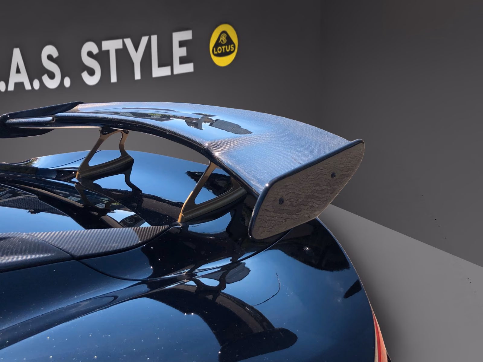Lotus 450 kW manualna rok 2026, 8950 km, Niemcy — zdjęcie 15 z 39