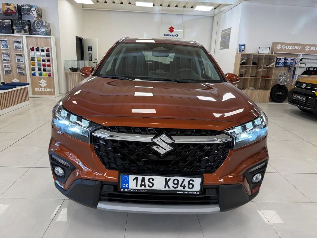 Suzuki Cross 4x4 manualna rok 2027, 10 km, Czechy — zdjęcie 2 z 22