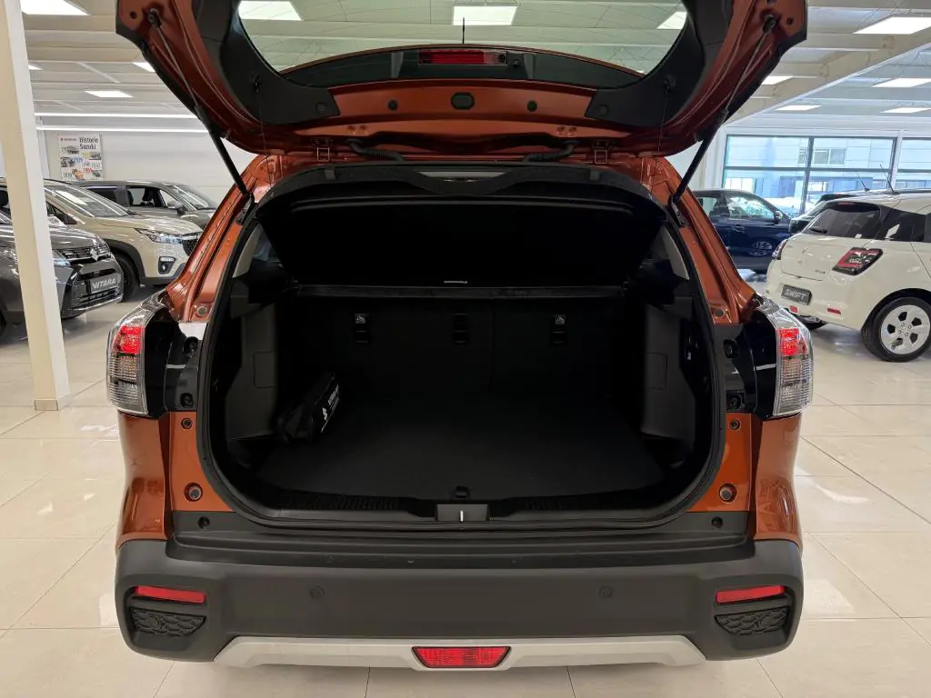 Suzuki Cross 4x4 manualna rok 2027, 10 km, Czechy — zdjęcie 4 z 22