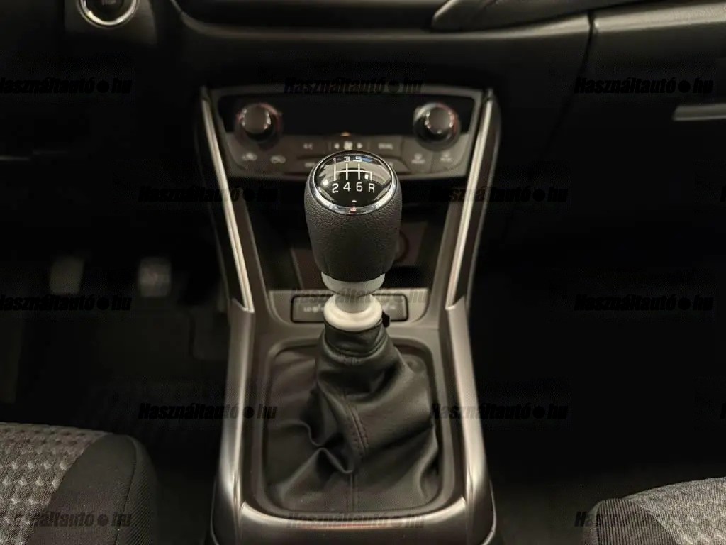 Suzuki Cross 4x4 manualna rok 2026, Czechy — zdjęcie 10 z 17