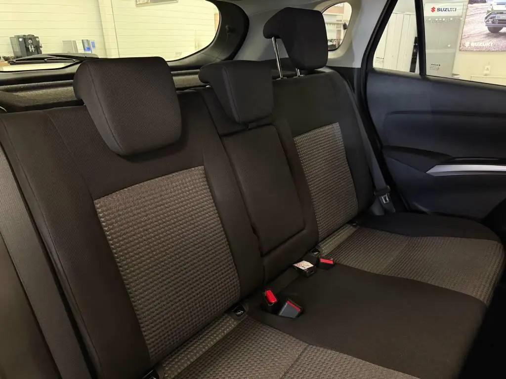 Suzuki Cross 4x4 manualna rok 2026, Czechy — zdjęcie 12 z 17