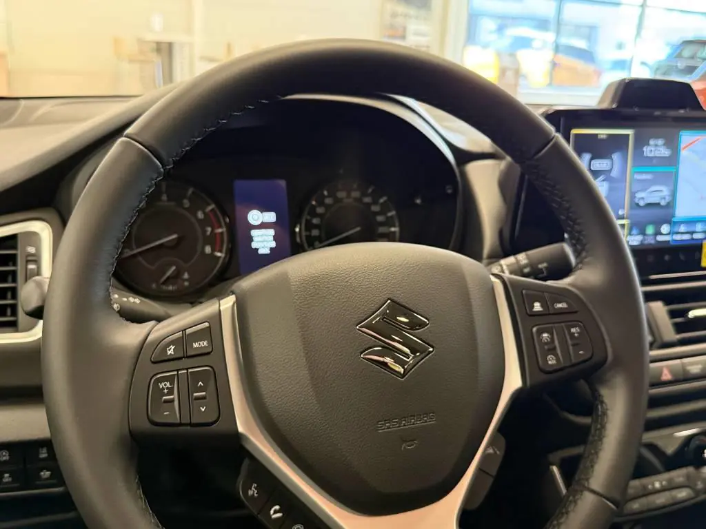 Suzuki Cross 4x4 manualna rok 2026, Czechy — zdjęcie 9 z 17