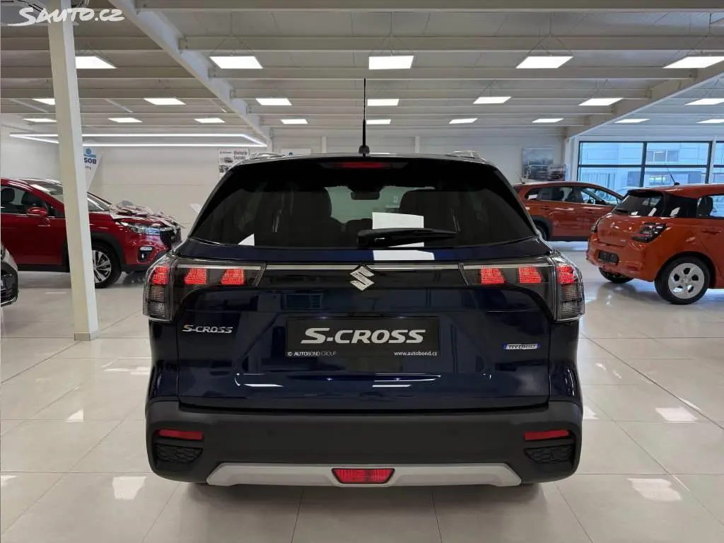 Suzuki Cross 4x4 automat rok 2026, Czechy — zdjęcie 3 z 8