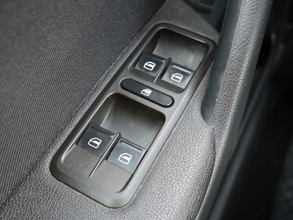 Škoda Yeti 4x4 125 kW 2.0TDi manualna rok 2010, 199 506 km, Czechy — zdjęcie 11 z 18
