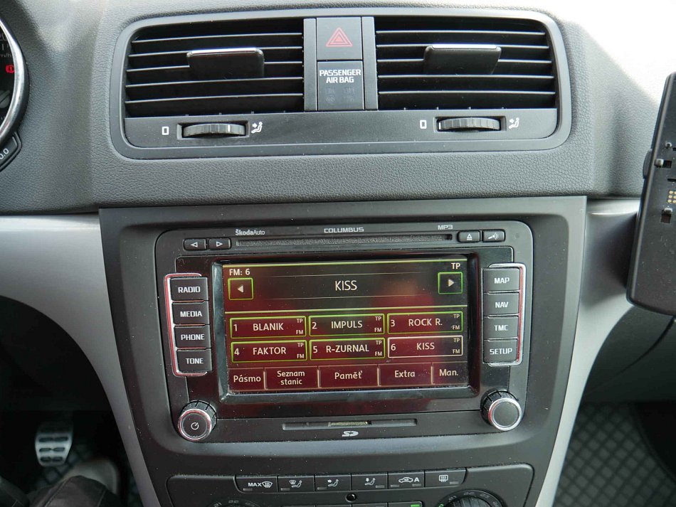 Škoda Yeti 4x4 125 kW 2.0TDi manualna rok 2010, 199 506 km, Czechy — zdjęcie 14 z 18