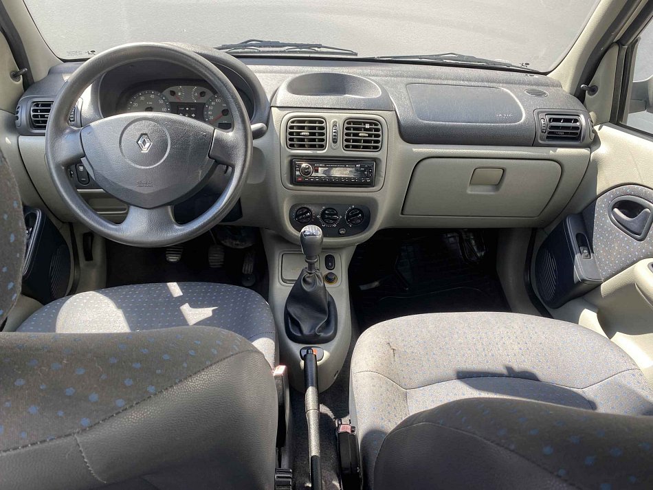 Renault Thalia 72 kW 1.4i manualna rok 2006, 171 833 km, Czechy — zdjęcie 8 z 16