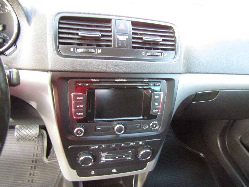 Škoda Yeti Experience 4x4 103 kW 2.0 TDi automat rok 2011, 279 420 km, Czechy — zdjęcie 14 z 20
