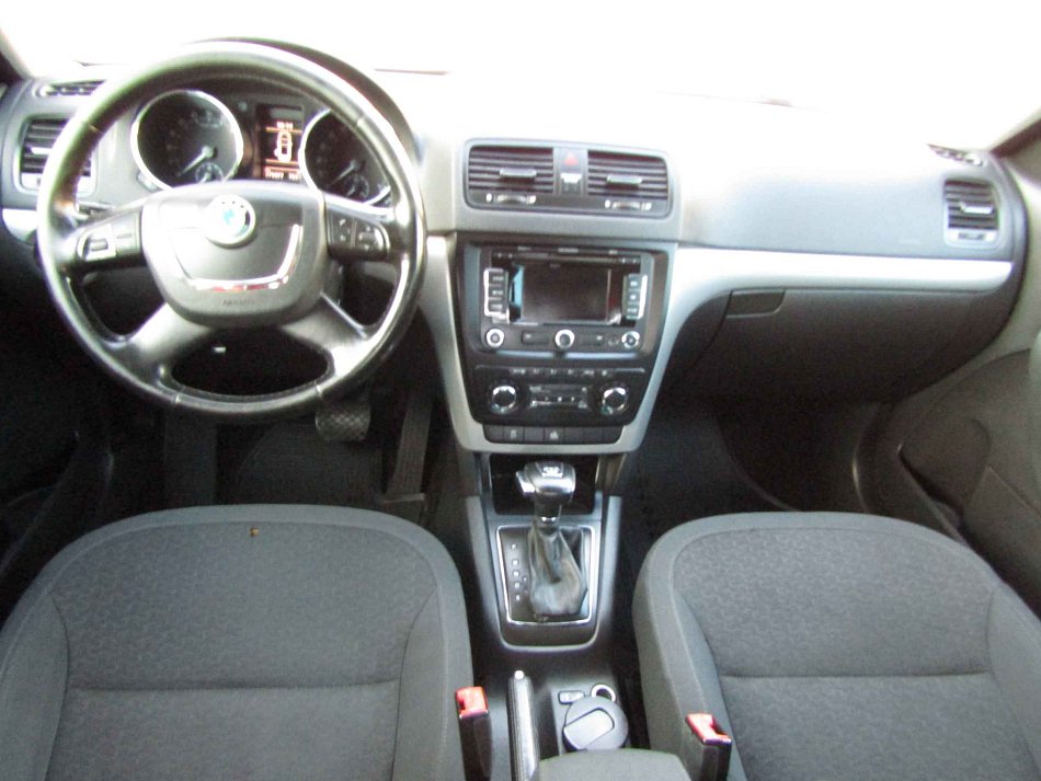 Škoda Yeti Experience 4x4 103 kW 2.0 TDi automat rok 2011, 279 420 km, Czechy — zdjęcie 8 z 20