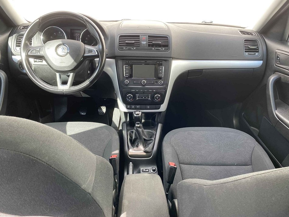 Škoda Yeti 90 kW 1.4 TSi manualna rok 2014, 142 767 km, Czechy — zdjęcie 8 z 19