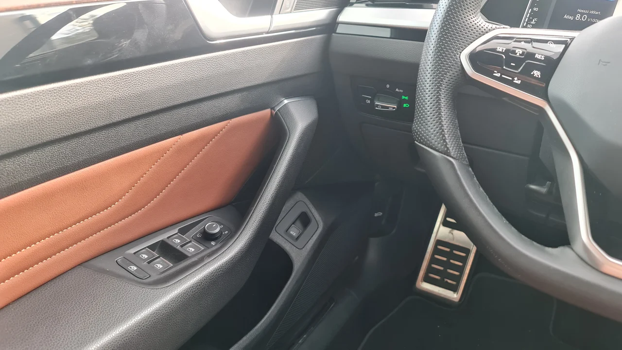 Volkswagen Arteon 2,0 TSI 140 kW DSG rok 2022, Moonstone-szürke, 147 447 km, Węgry — zdjęcie 8 z 15