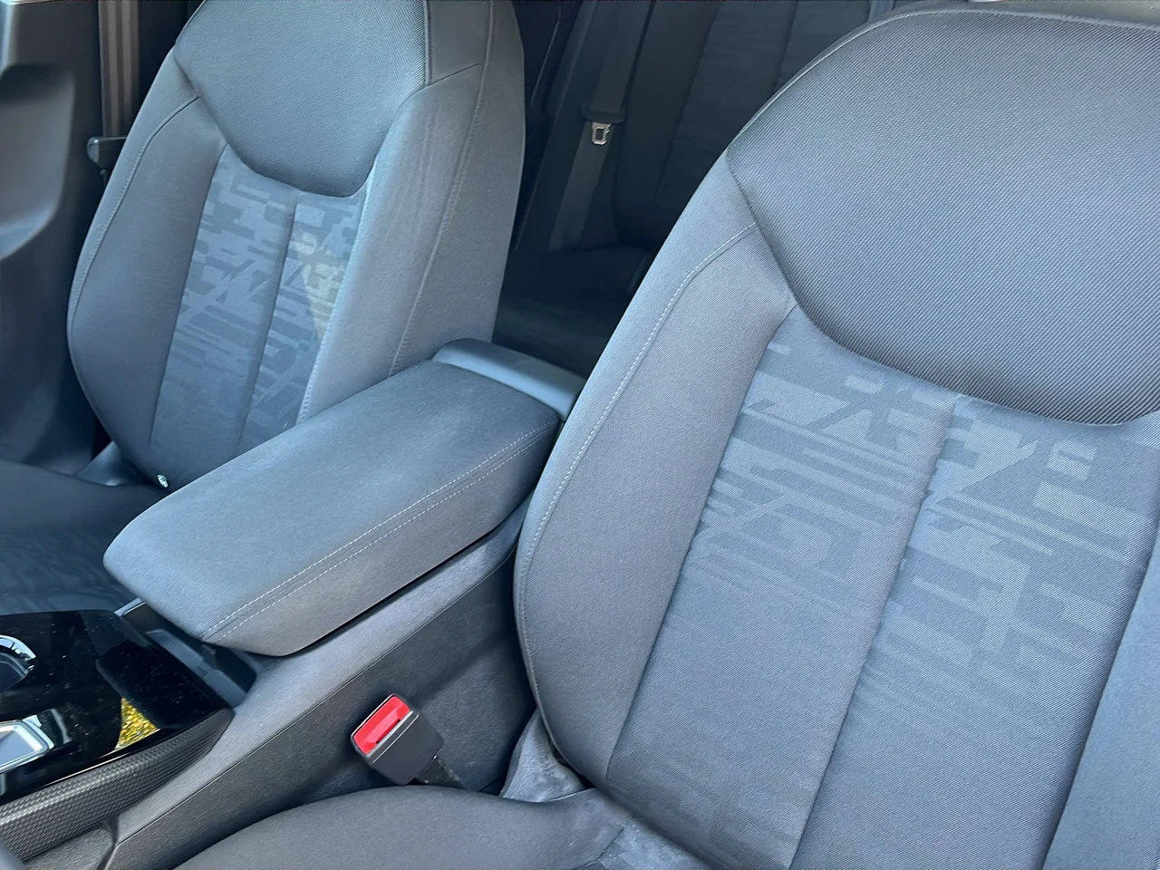 Audi A5 2,0 150 kW TDI automat rok 2025, Égboltkék metál, 18 073 km, Węgry — zdjęcie 9 z 24