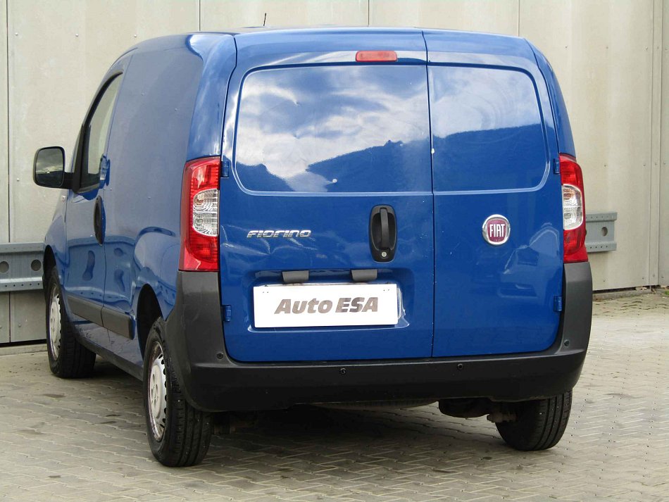 Fiat Fiorino 54 kW 1.4 manualna rok 2011, 96 436 km, Czechy — zdjęcie 6 z 11