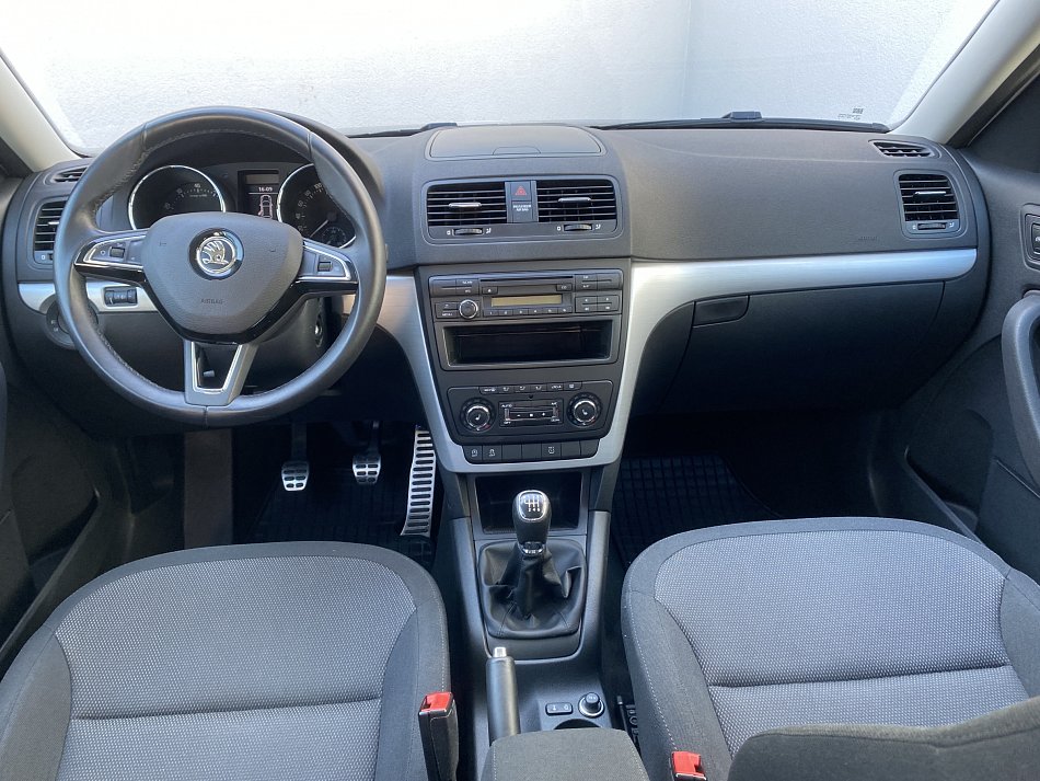 Škoda Yeti Outdoor 90 kW 1.4 TSi manualna rok 2014, 176 336 km, Czechy — zdjęcie 8 z 9