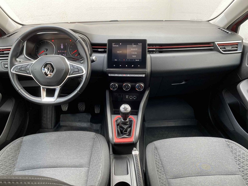 Renault Clio 74 kW 1.0 TCe manualna rok 2020, 34 251 km, Czechy — zdjęcie 8 z 17