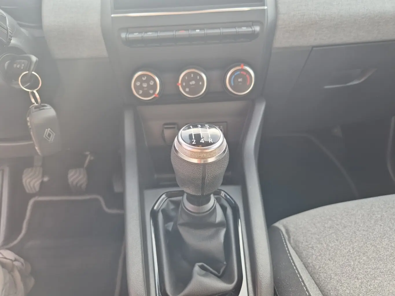 Renault Clio 1,0 49 kW manualna rok 2024, pomarańczowy, 53 474 km, Niemcy — zdjęcie 8 z 15