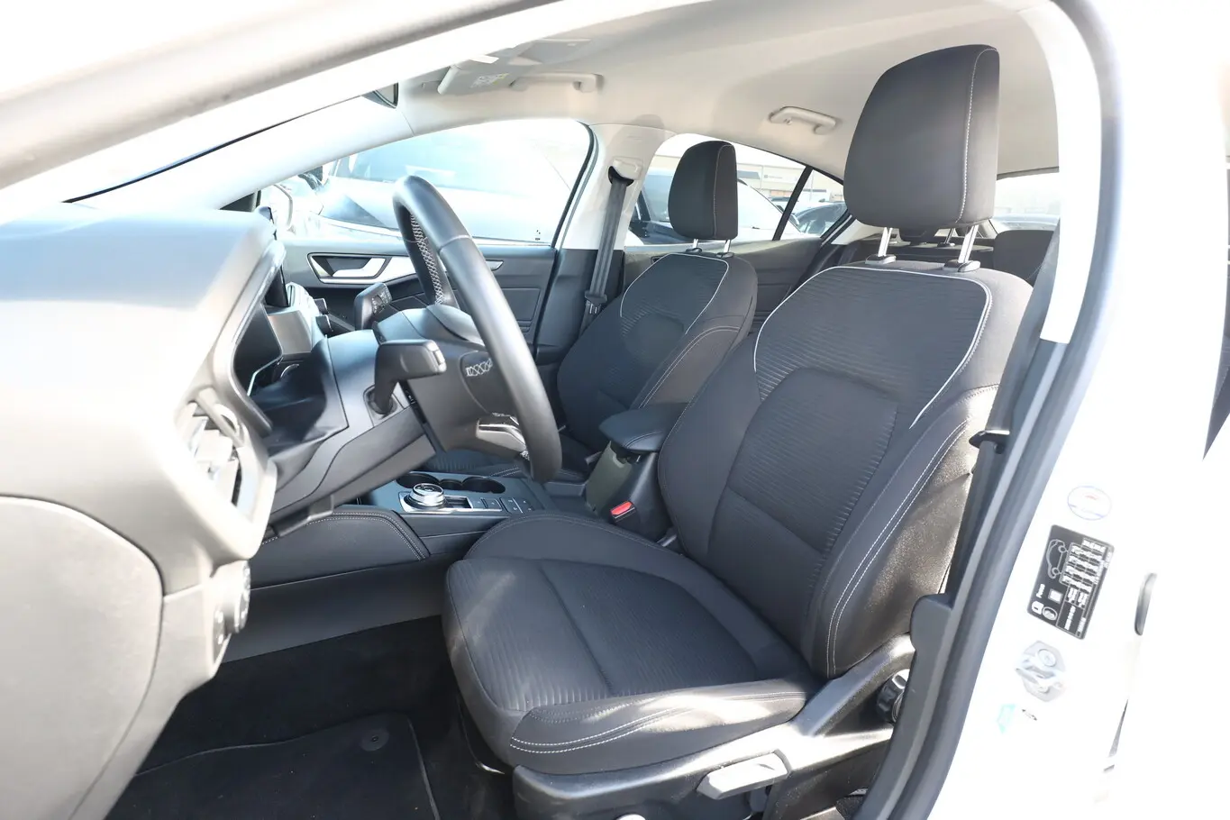 Ford Focus 1,5 110 kW automat rok 2022, biały, 57 650 km, Niemcy — zdjęcie 6 z 11