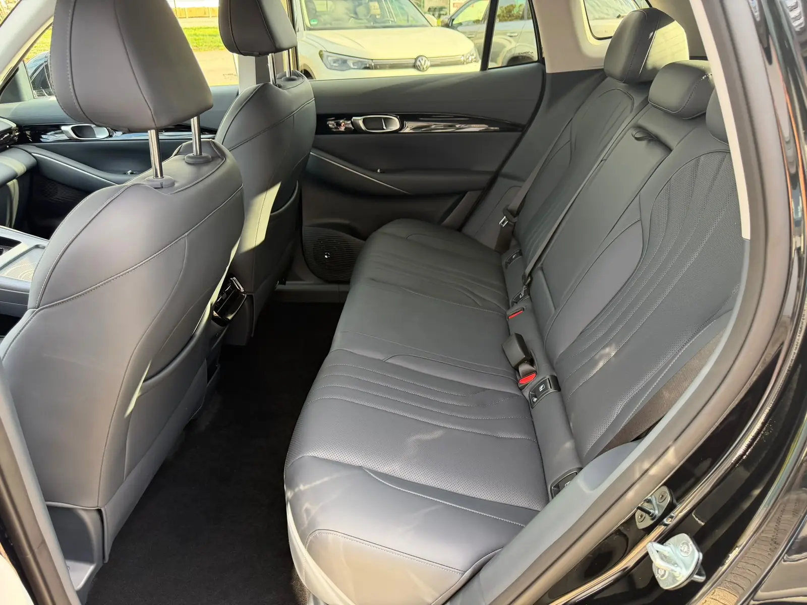 Geely E5 160 kW automat, szary, 99 km, Niemcy — zdjęcie 13 z 28