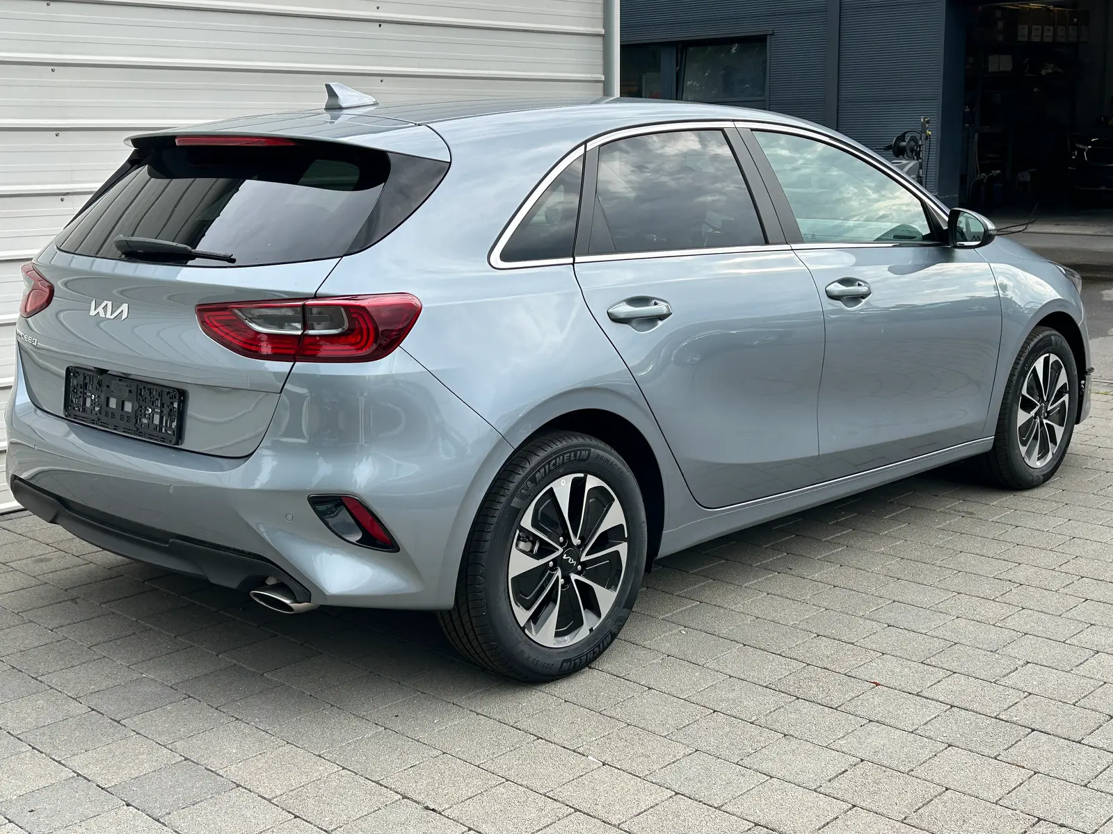 Kia Ceed 103 kW 1.5 T-GDi DCT rok 2026, srebrny, 25 km, Niemcy — zdjęcie 4 z 16