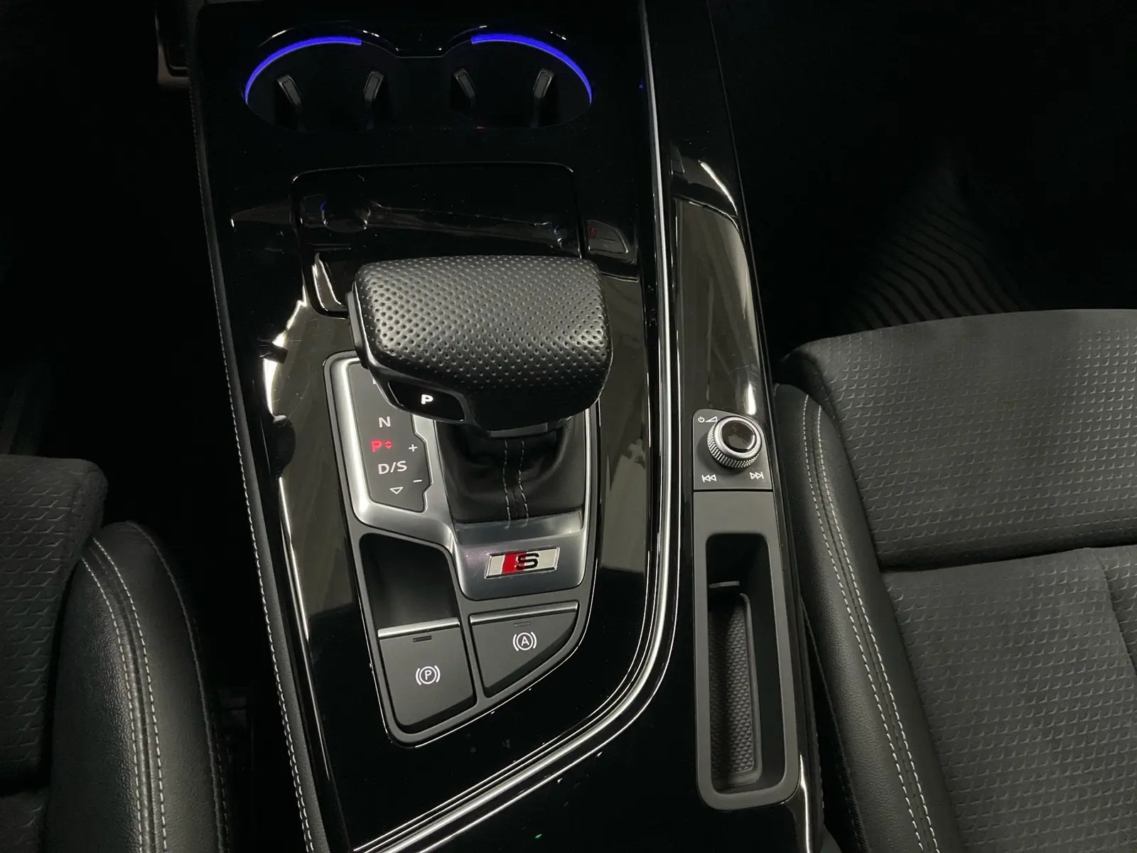 Audi S5 4x4 3,0 251 kW automat rok 2023, biały, 53 090 km, Niemcy — zdjęcie 15 z 22