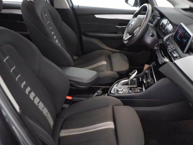 BMW Řada 2 2,0 TDI 110 kW automat rok 2020, 73 000 km, Niemcy — zdjęcie 13 z 34