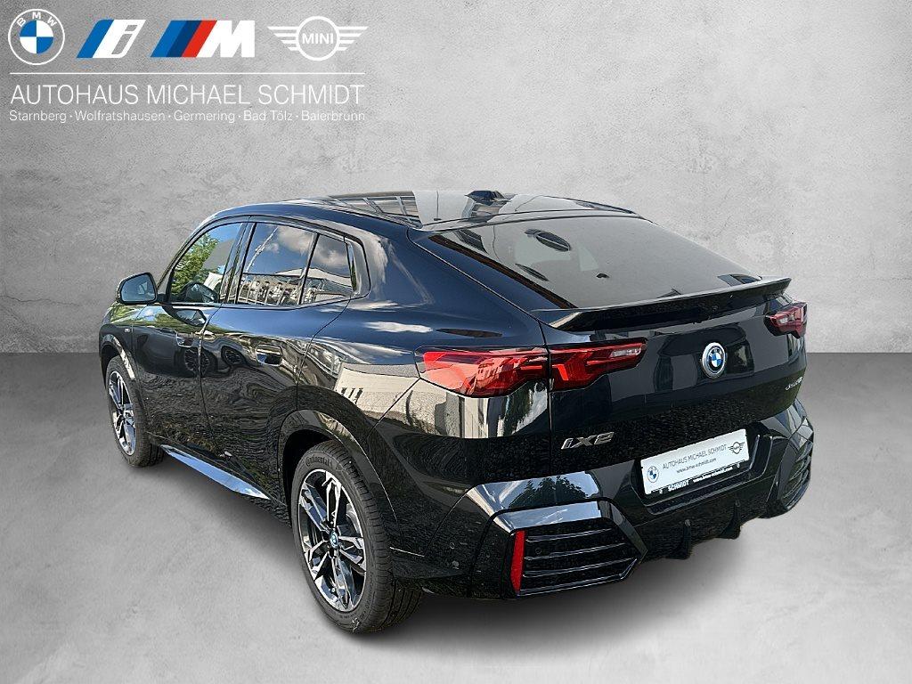 BMW iX2 automat rok 2025, 5900 km, Niemcy — zdjęcie 5 z 21